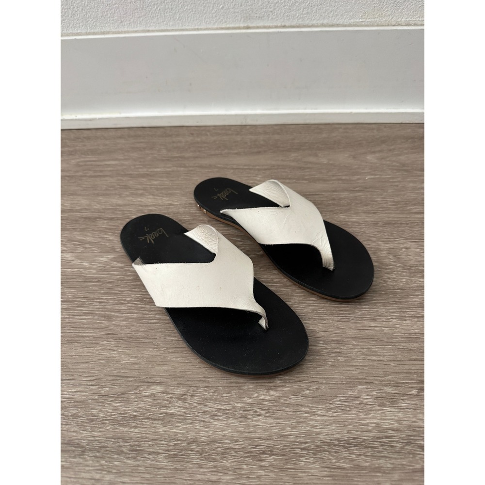 Beek Leather Flip Flop Sandals White Strap Size 7